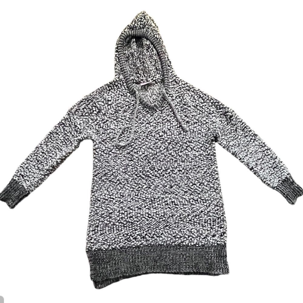 Marleylilly black and white hooded sweater